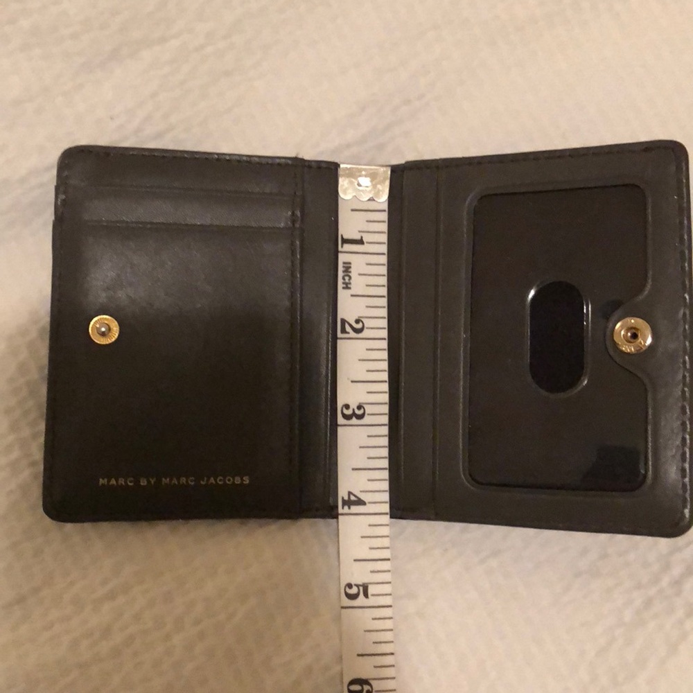 SOLD 💥Marc Jacobs wallet - Picture 7 of 7
